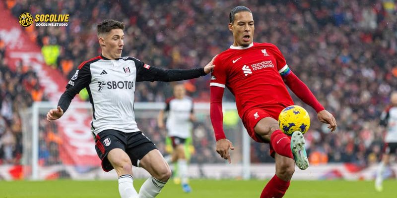 Hàng công hủy diệt của Lữ đoàn đỏ quyết tâm dội "mưa gôn" vào lưới Fulham để bứt tốc đua vô địch